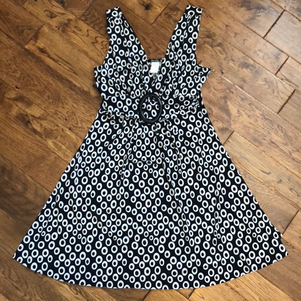 Star Vixen black and white dress / coverup Large